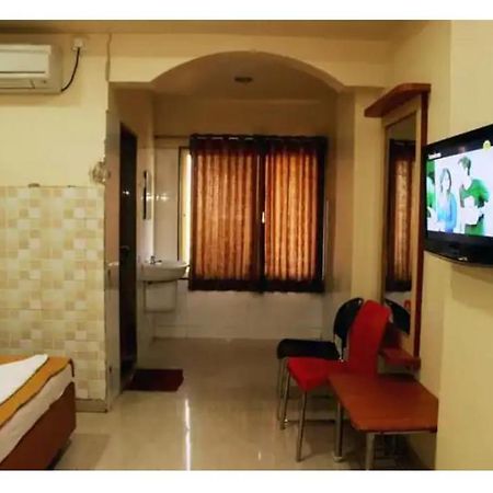 Hotel Apple Sai Residency 쉬르디 외부 사진