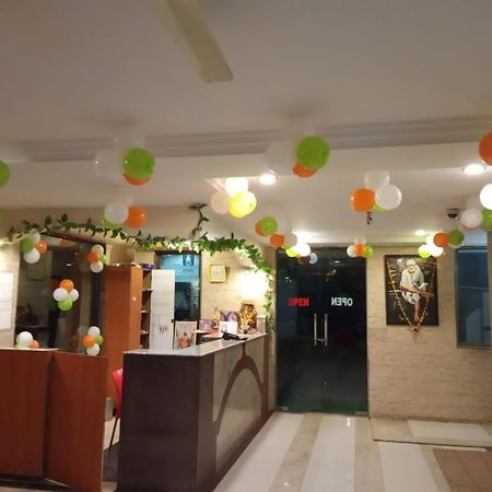 Hotel Apple Sai Residency 쉬르디 외부 사진
