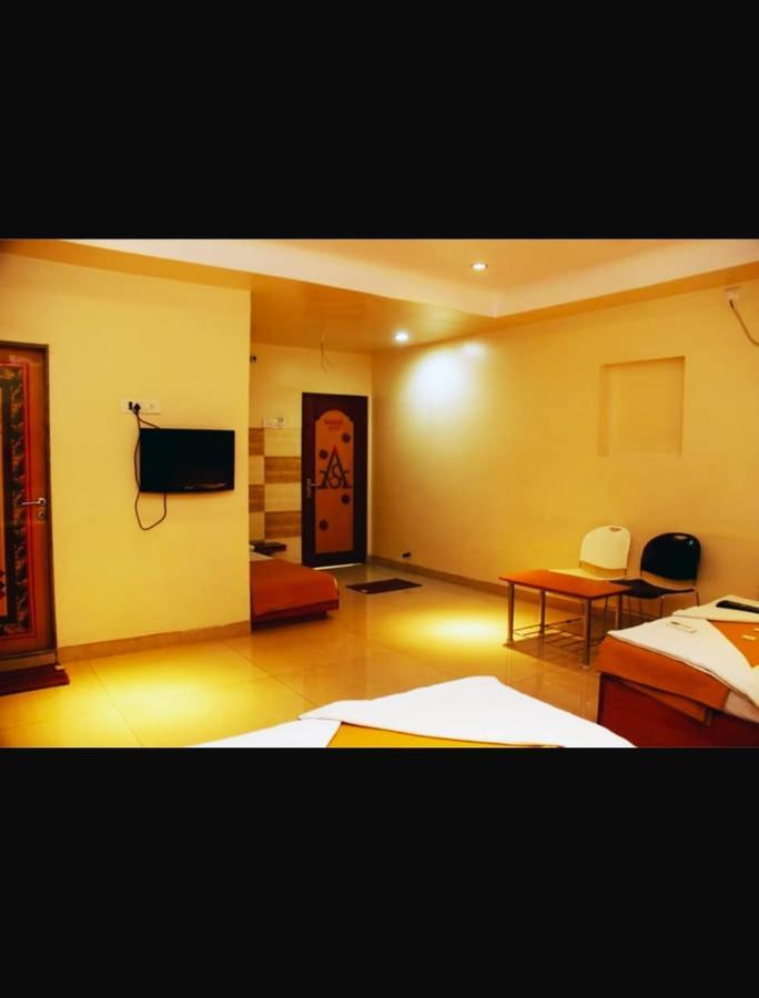 Hotel Apple Sai Residency 쉬르디 외부 사진
