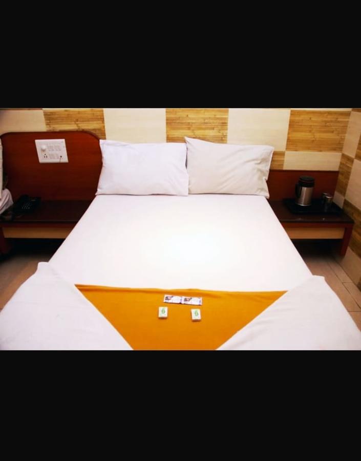 Hotel Apple Sai Residency 쉬르디 외부 사진
