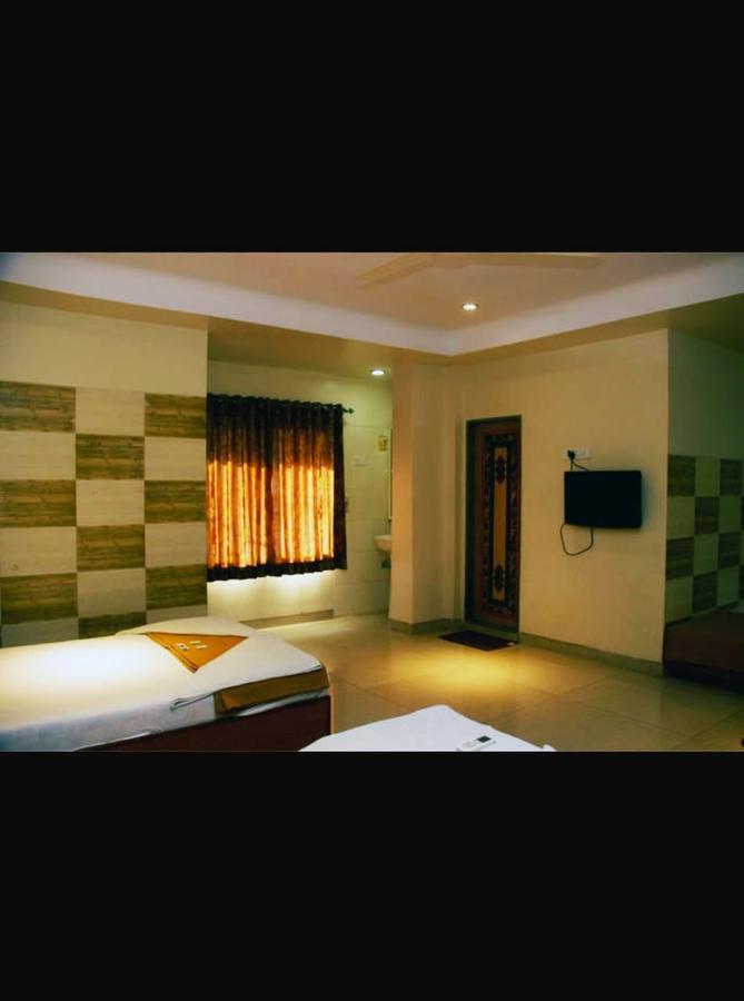 Hotel Apple Sai Residency 쉬르디 외부 사진