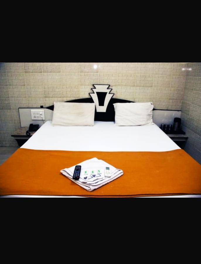 Hotel Apple Sai Residency 쉬르디 외부 사진