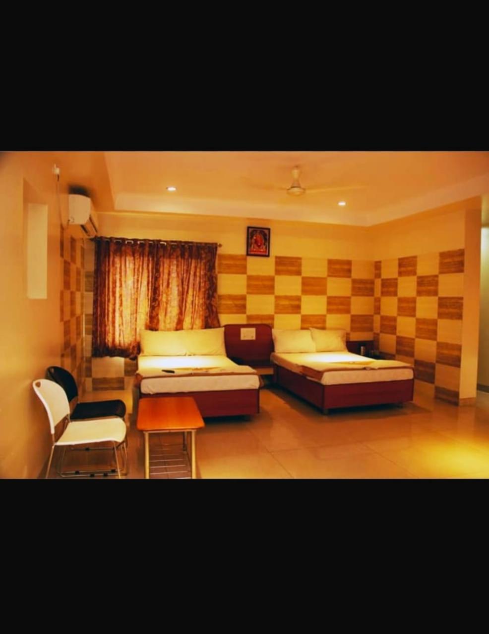Hotel Apple Sai Residency 쉬르디 외부 사진