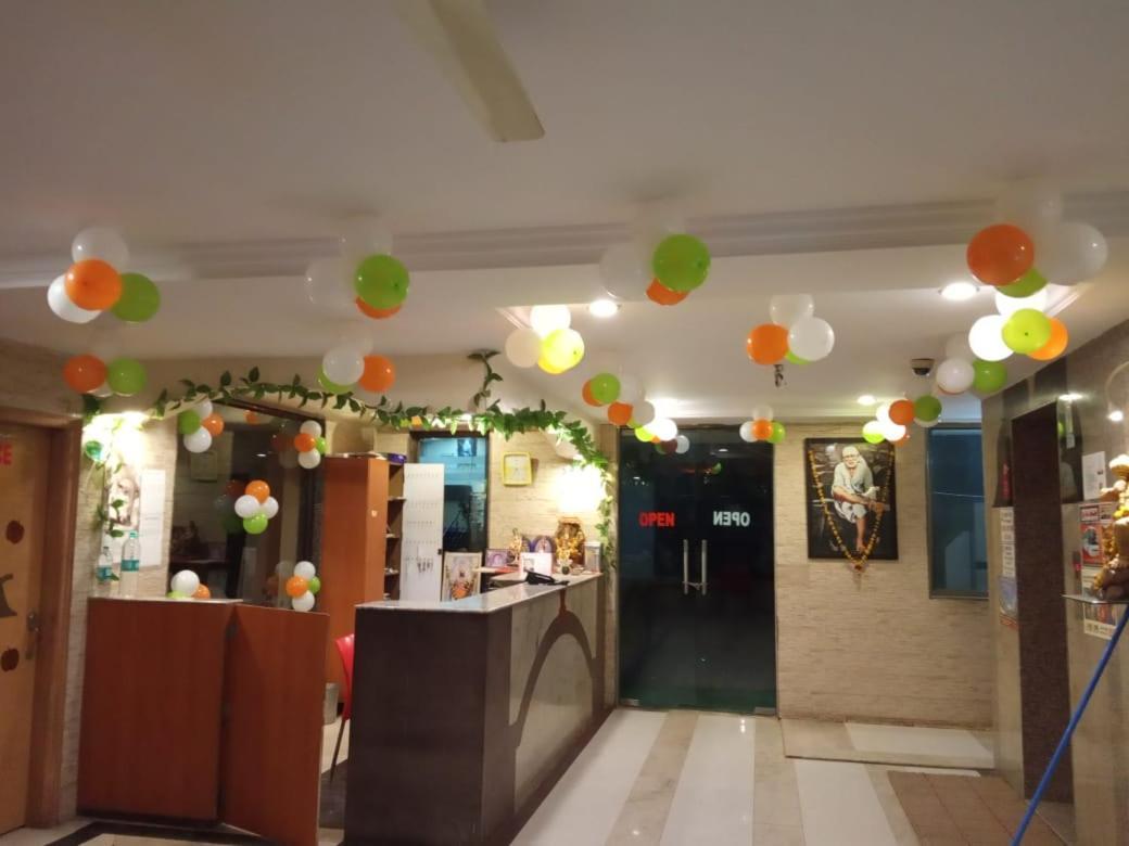 Hotel Apple Sai Residency 쉬르디 외부 사진